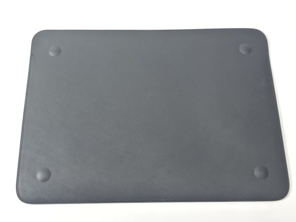 apple leather sleeve macbook air en pro 13 inch zwart onderkant