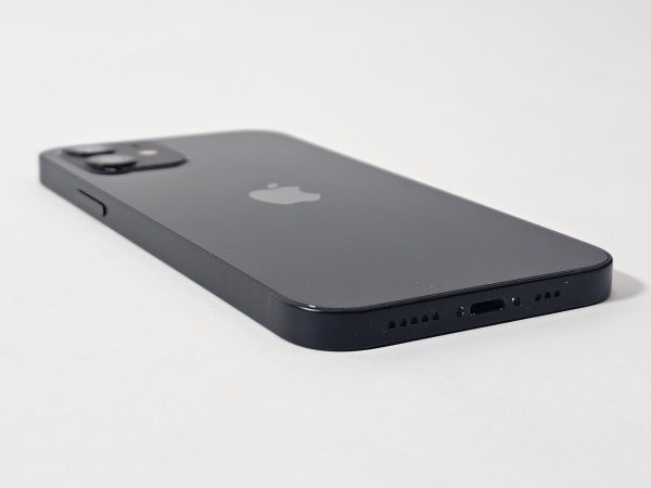 apple iphone 12 64gb zwart 84% batterijcapaciteit zijaanzicht