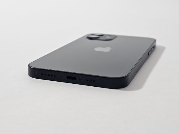 apple iphone 12 64gb zwart 84% batterijcapaciteit zijaanzicht