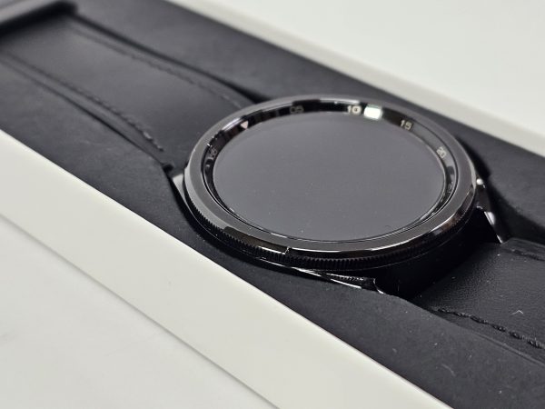 samsung galaxy watch6 classic smartwatch 43mm black zijaanzicht