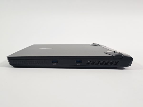 msi vector gp66 intel i7 12gen 16gb 15inch rtx 3070ti zijkant