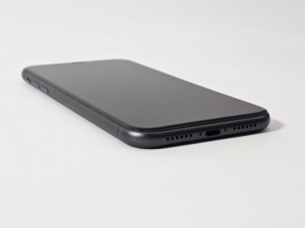 apple iphone 11 64gb zwart 86% batterij zijaanzicht