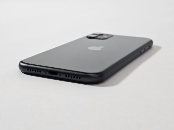 apple iphone 11 64gb zwart 86% batterij zijaanzicht