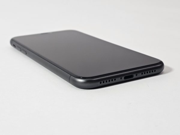 apple iphone 11 128gb zwart 82% batterij displayzijaanzicht