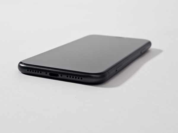 apple iphone 11 128gb zwart 82% batterij displayzijaanzicht