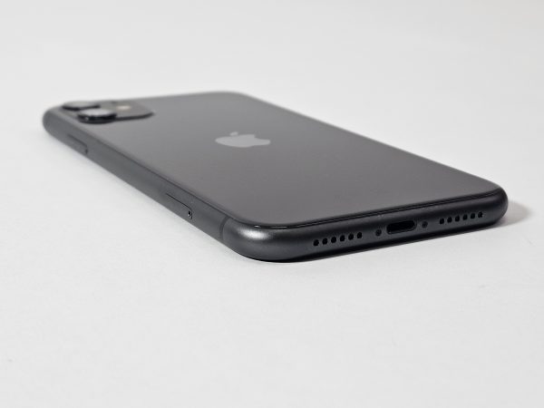 apple iphone 11 128gb zwart 82% batterij achterzijaanzicht