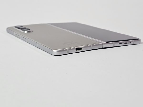 samsung galaxy z fold3 5g 256gb zilver zijaanzicht