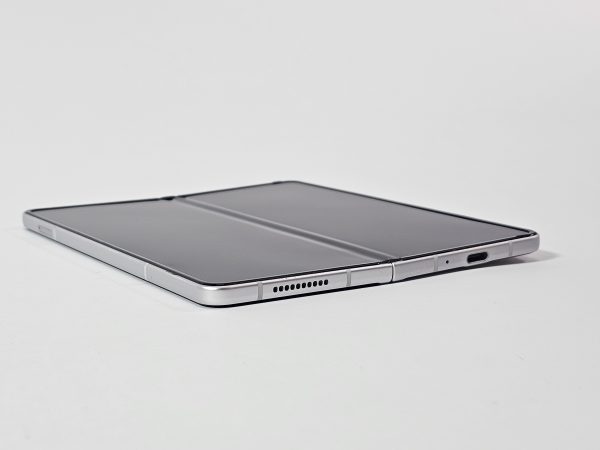 samsung galaxy z fold3 5g 256gb zilver display zijaanzicht