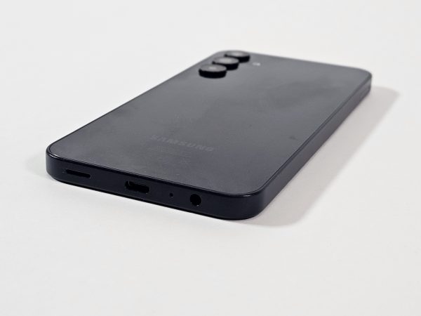 samsung galaxy a15 4g 128gb donkerblauw zijkant