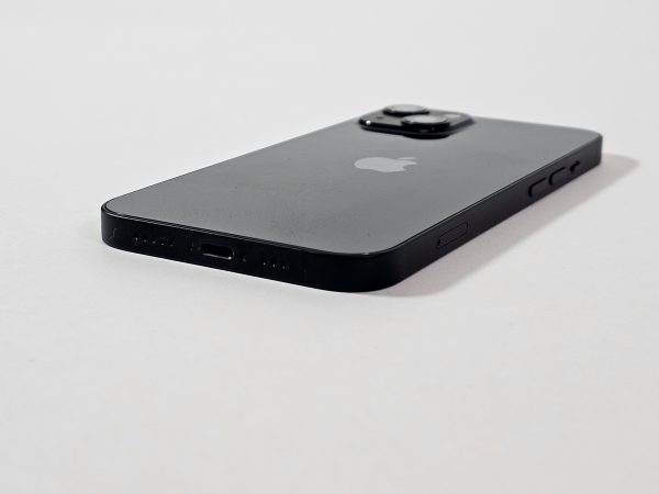 apple iphone 13 128gb zwart 89% batterijcapaciteit zijaanzicht