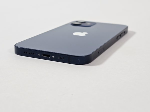 apple iphone 12 64gb blauw 87% batterijcapaciteit achterkant zijaanzicht