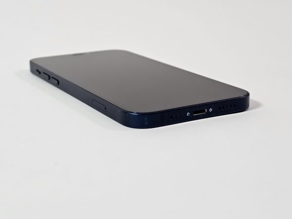 apple iphone 12 64gb blauw 87% batterijcapaciteit display zijaanzicht