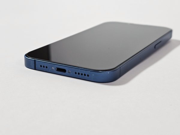 apple iphone 13 128gb blauw 86% batterijcapaciteit display zijkant