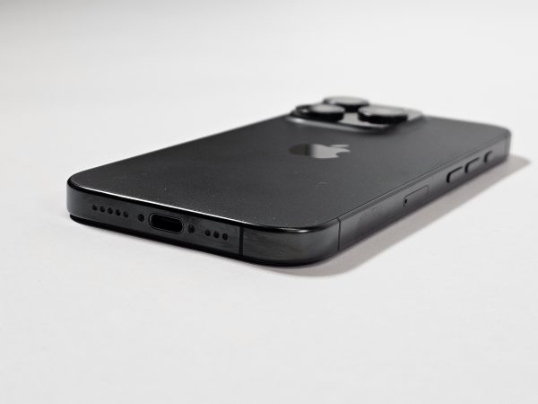 apple iphone 15 pro 128gb titanium zwart 88% accu achter zijkant