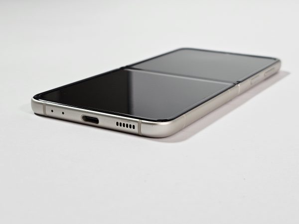 samsung galaxy z flip3 128gb cream zijkant