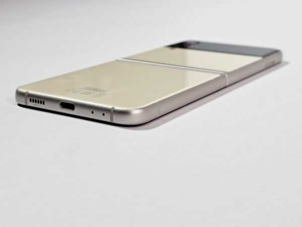 samsung galaxy z flip3 128gb cream zijkant