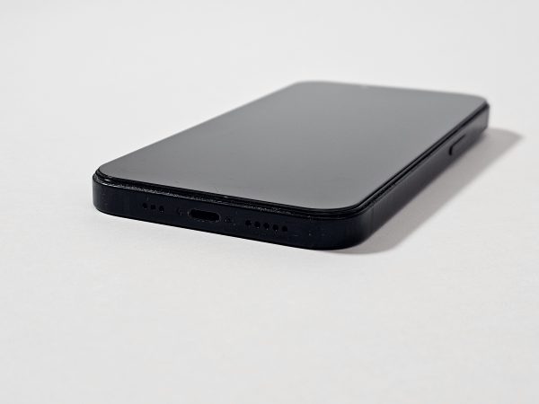 apple iphone 13 128gb zwart 95% batterijcapaciteit zijkant