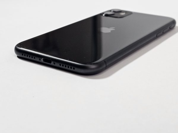 apple iphone 11 128gb zwart 72% batterij zijkant