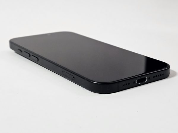 apple iphone 15 pro 256gb titanium zwart 84% accu zijkant