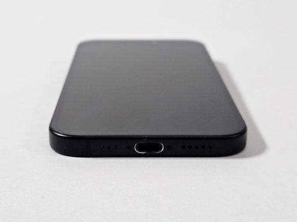 apple iphone 15 pro 256gb titanium zwart 84% accu voorkant