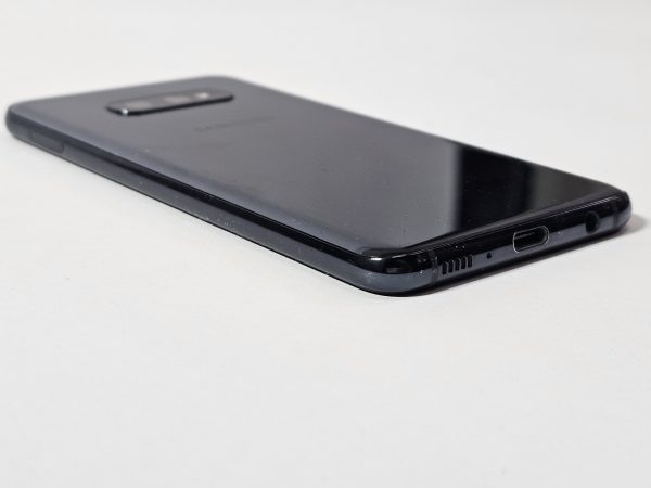 samsung galaxy s10e 128gb zwart zijkant