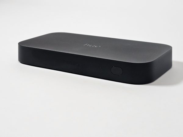 philips hue play hdmi sync box incl. hdmi kabel zijkant