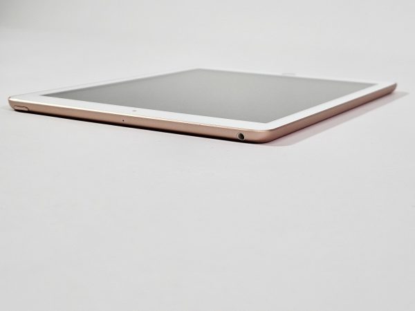 apple ipad 6 (2018) 9.7 inch wifi 128gb goud zijkant