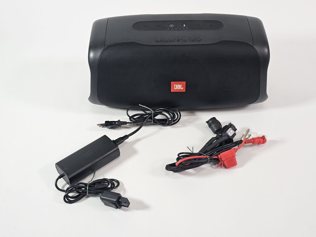 jbl basspro go plus 2 in 1 auto subwoofer & speaker (200w) voorkant met alles