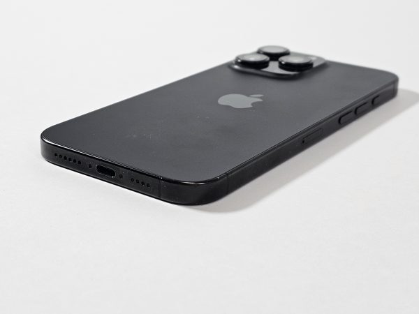 apple iphone 16 pro max 256gb zwart titanium 93% accu zijkant