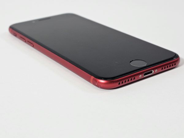 apple iphone se (2020) 64gb rood 96% accu zijkant