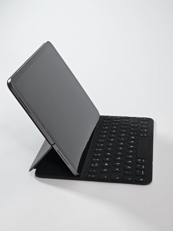 apple smart keyboard folio ipad pro/air 11inch (2018 2024) zijkant