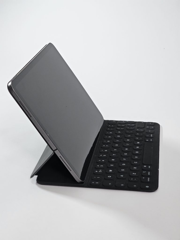 apple smart keyboard folio ipad pro/air 11inch (2018 2024) zijkant