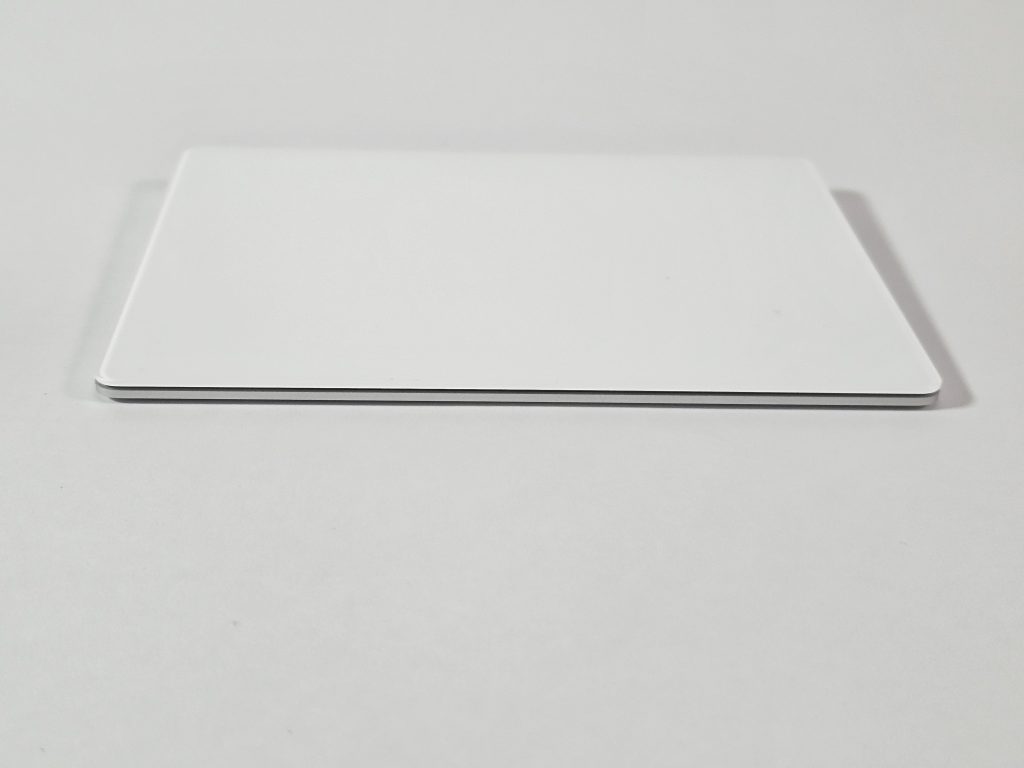 apple magic trackpad (2021) lightning wit voorkant