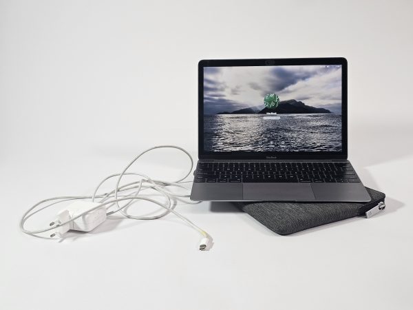 apple macbook retina 2017 intel m3 8gb 256gb zilver