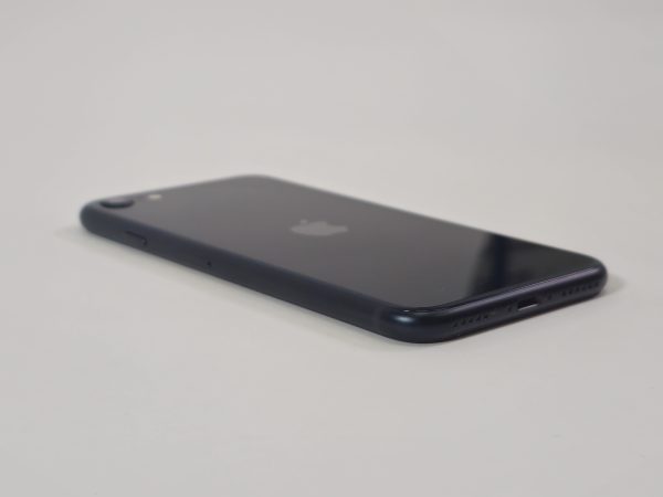 apple iphone se (2022) 64gb zwart 88% accu zijkant