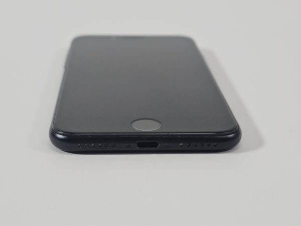 apple iphone se (2022) 64gb zwart 88% accu voorkant