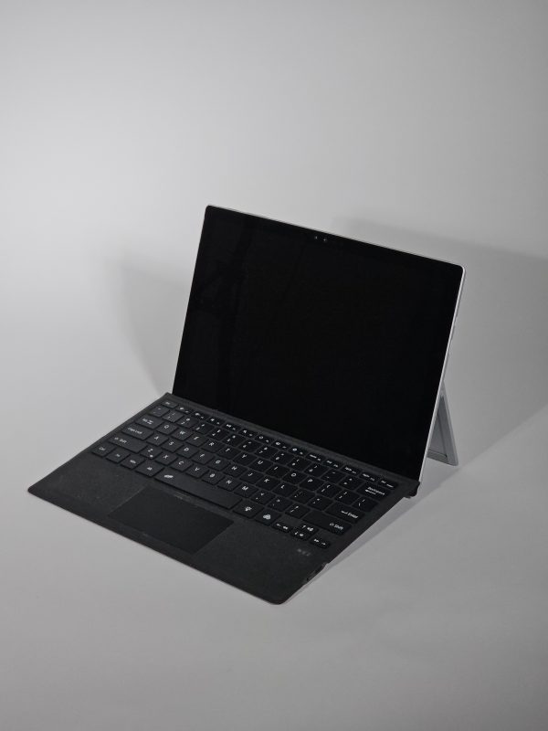 microsoft surface 4 pro i5 6th 8gb ram 256gb