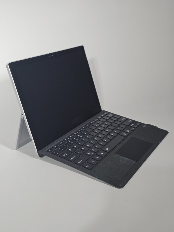 microsoft surface 4 pro i5 6th 8gb ram 256gb