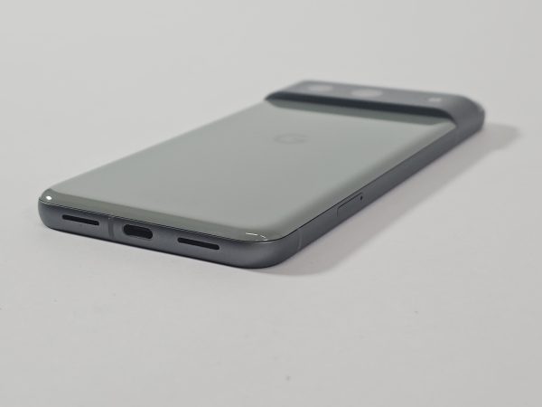 google pixel 8 128gb grijs zijkant