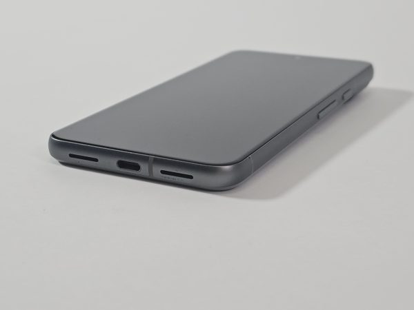 google pixel 8 128gb grijs zijkant