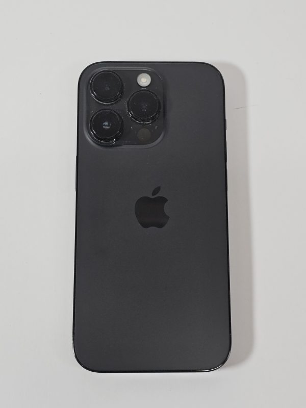 apple iphone 16 pro 128gb titanium zwart achterkant