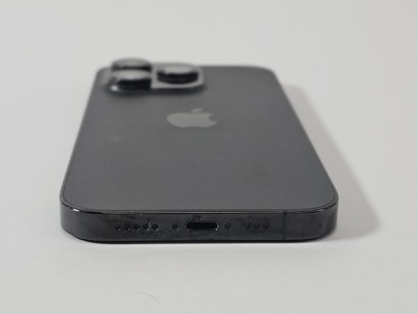 apple iphone 16 pro 128gb titanium zwart voorkant