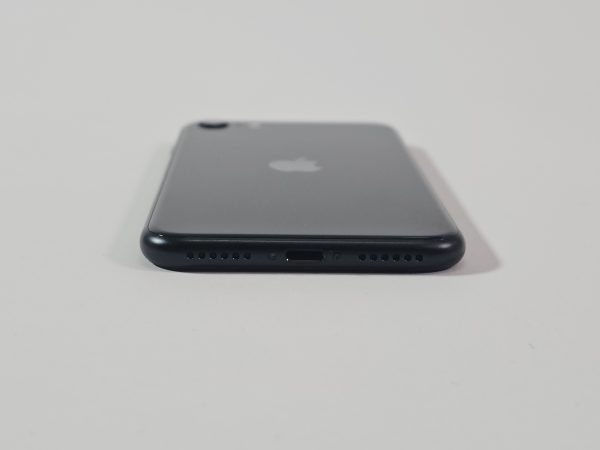 apple iphone se (2022) 64gb zwart 95% accu voorkant
