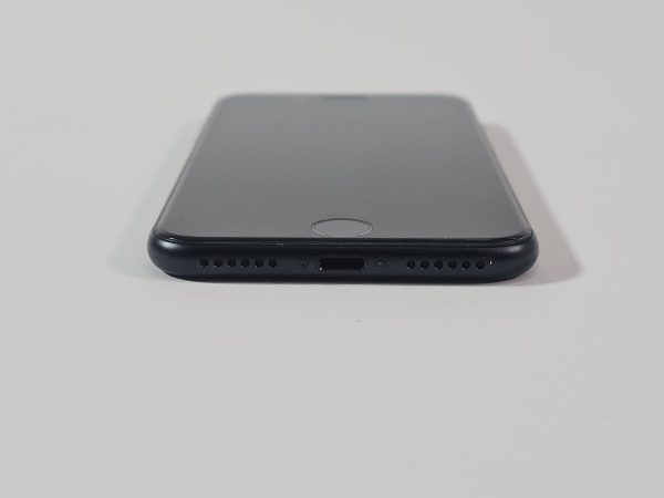 apple iphone se (2022) 64gb zwart 95% accu voorkant