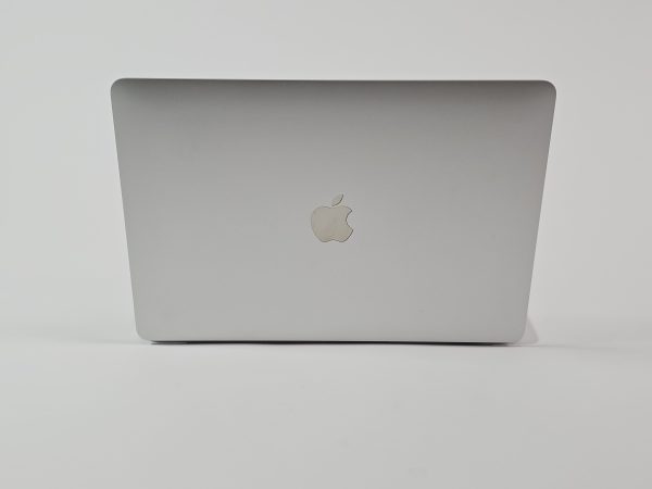 apple macbook pro 2018 intel i5 8gb 256gb zilver achterkant