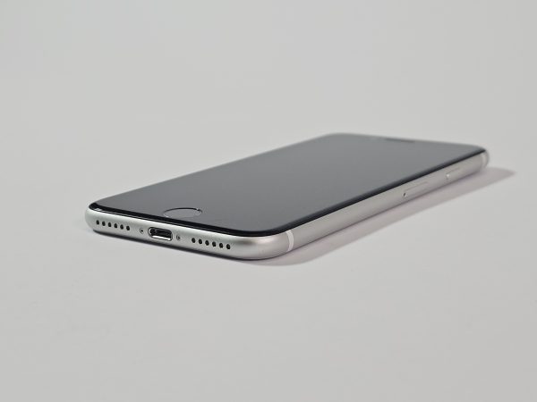 apple iphone se (2020) 64gb wit 84% accu zijkant