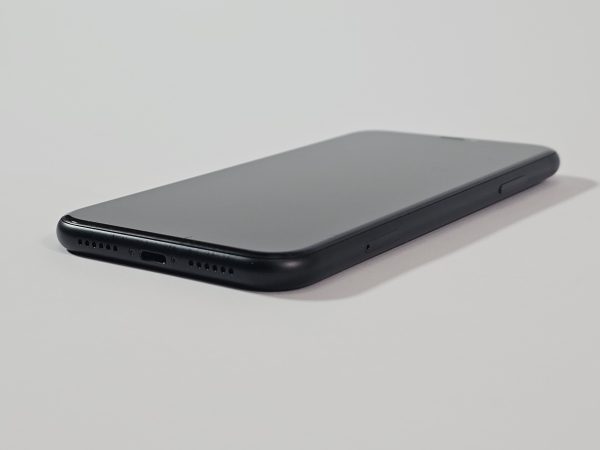 apple iphone xr 64gb zwart 95% accu zijkant