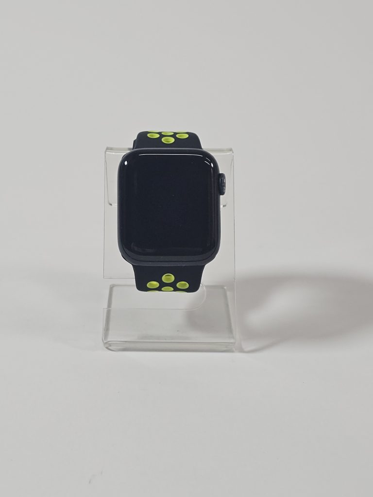 apple watch se (2022) gps 40mm zwart / groen band voorkant