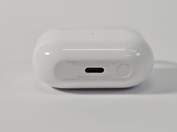 Samsung Buds 3 -wit-oplaadcase input