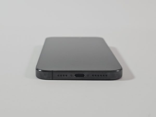 apple iphone 15 pro max 256gb titanium zwart 90% accu voorkant